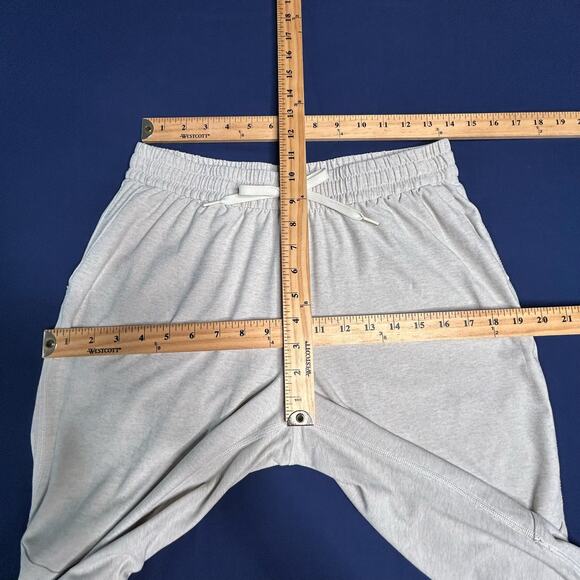 Outdoor Voices Women's Size M CloudKnit Jogger Sweatpants Light Gray - Picture 2 of 7